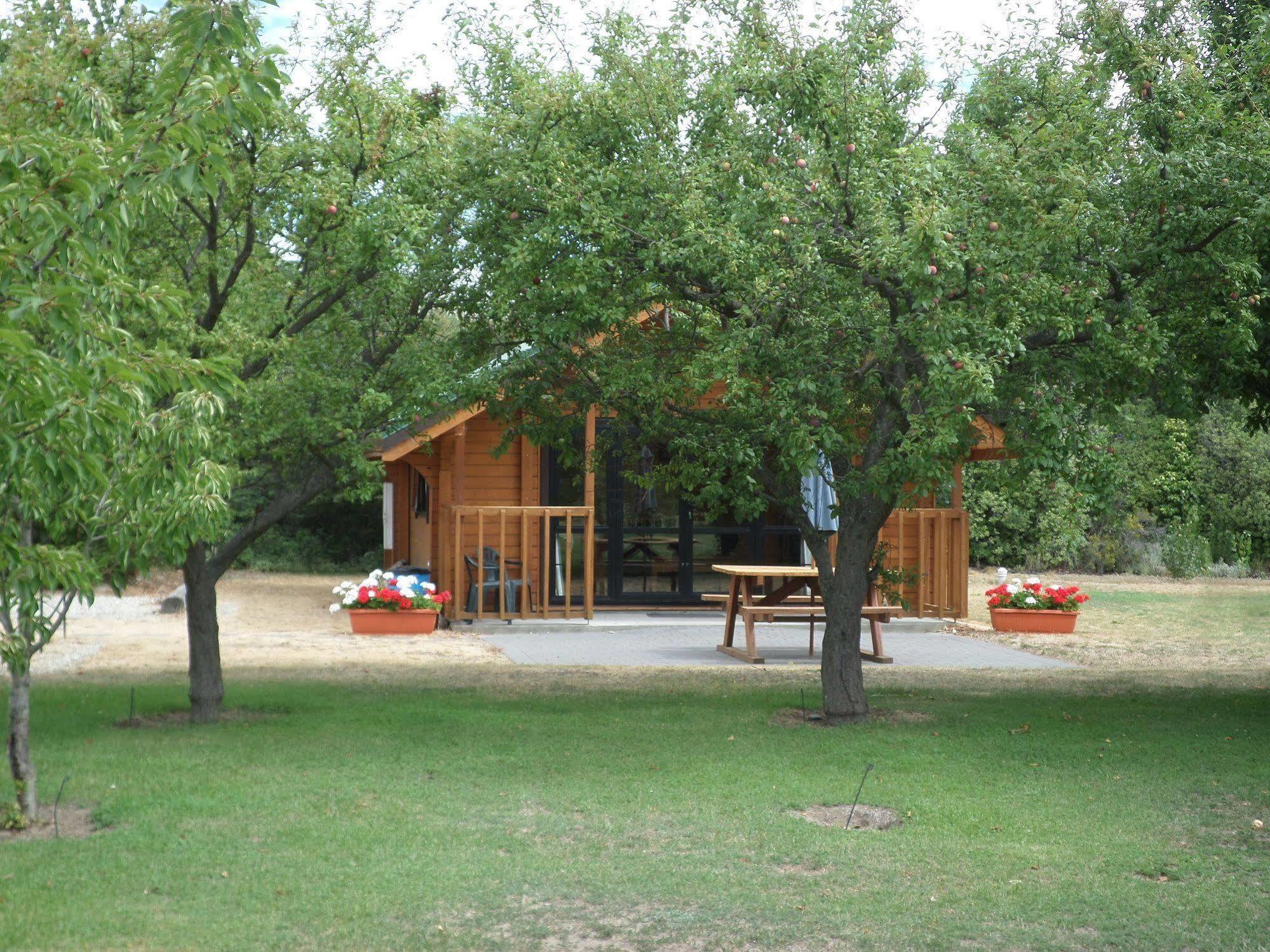 Central Chalets Ltd อเล็กซานดรา ภายนอก รูปภาพ